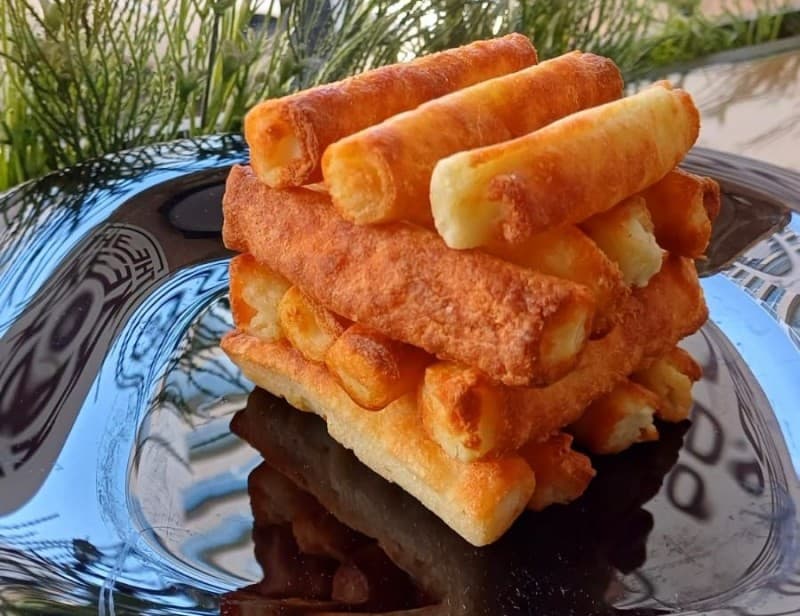 The Keto Halloumi Rolls (0.5 net carbs per piece)